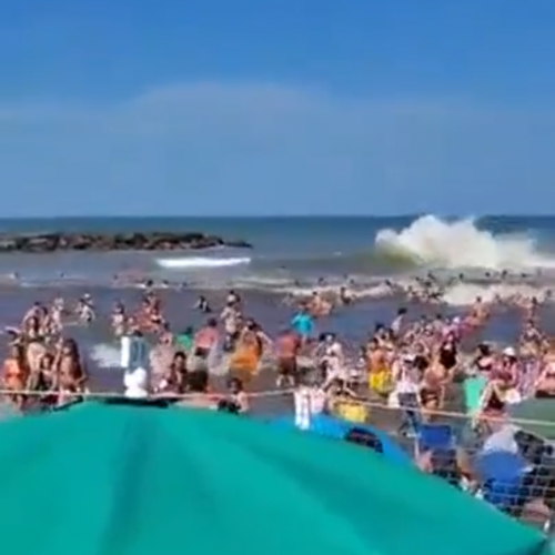 Un muerto y 35 heridos por una ola gigante en Santa Clara del Mar