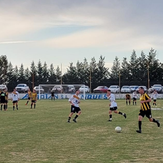 Novedades en el f&uacute;tbol local: refuerzos, DT's e inferiores 