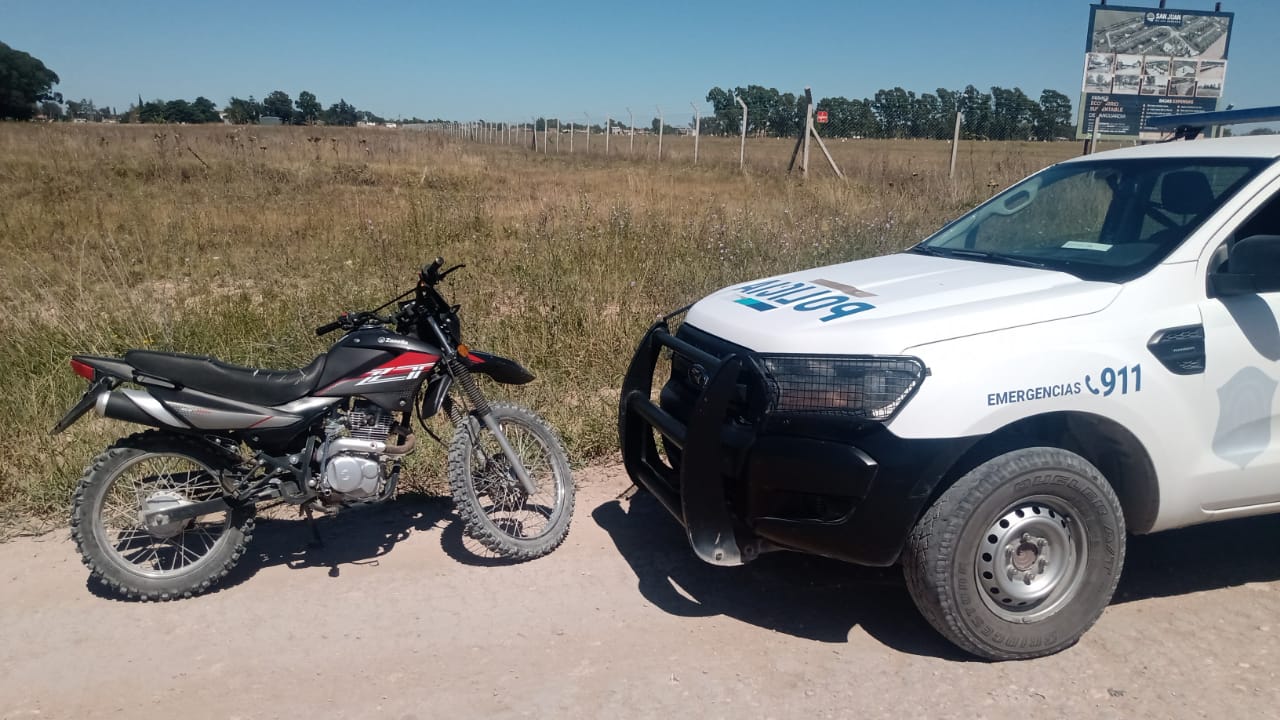 Personal policial recuper&oacute; moto robada