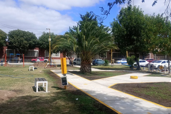 Se mejoró la plazoleta frente a Seguridad y se sumó una pista vial para chicos
