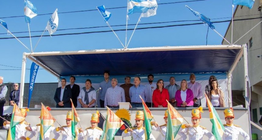 Se realiz&oacute; el tradicional desfile de la Fiesta del Trigo y se entreg&oacute; la "Espiga de Oro" a AAPRESID