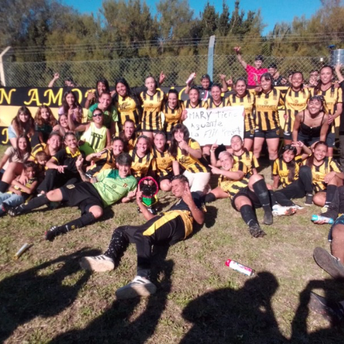 El Nacional campeón de la Copa Ciudad de fútbol femenino