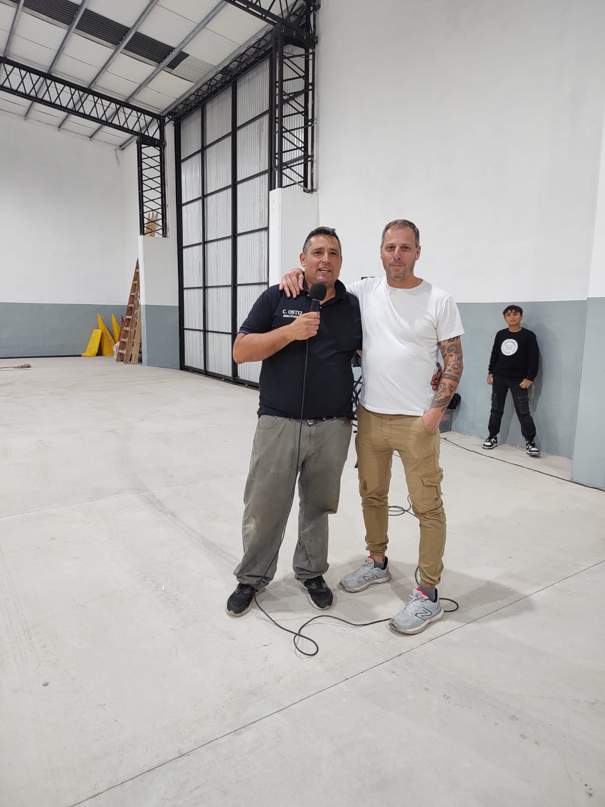"Lo de Bocha" y Cristian Ostiz inauguraron local en el Parque Industrial
