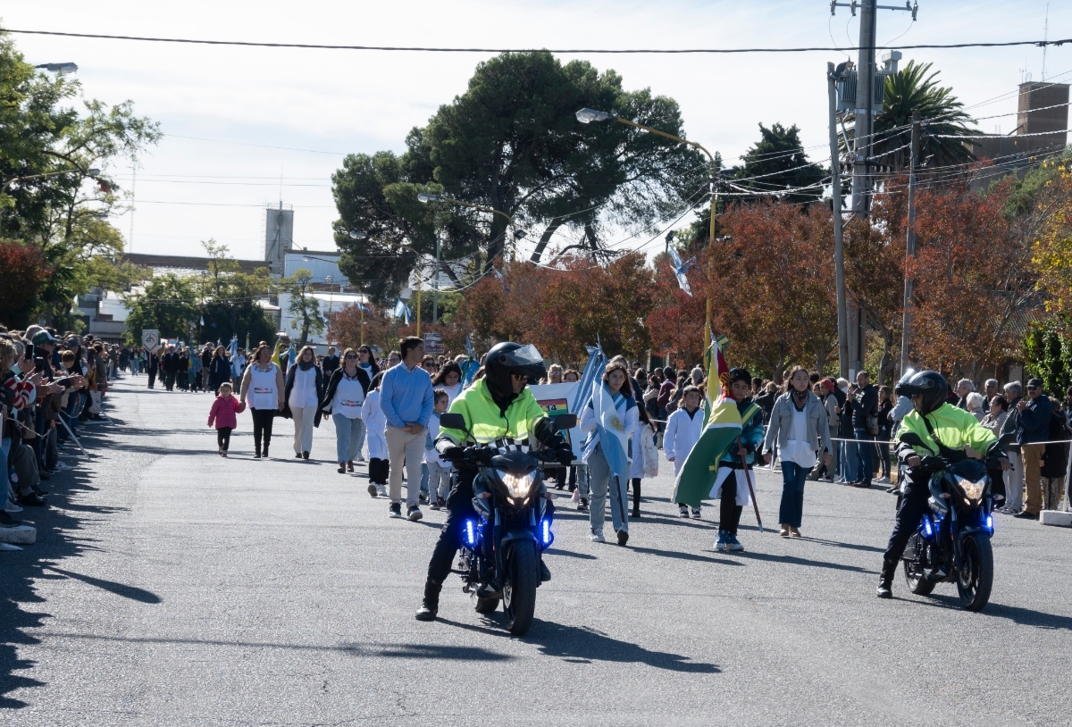 La semana del 141&deg; aniversario de Tres Arroyos finaliz&oacute; con el Desfile C&iacute;vico