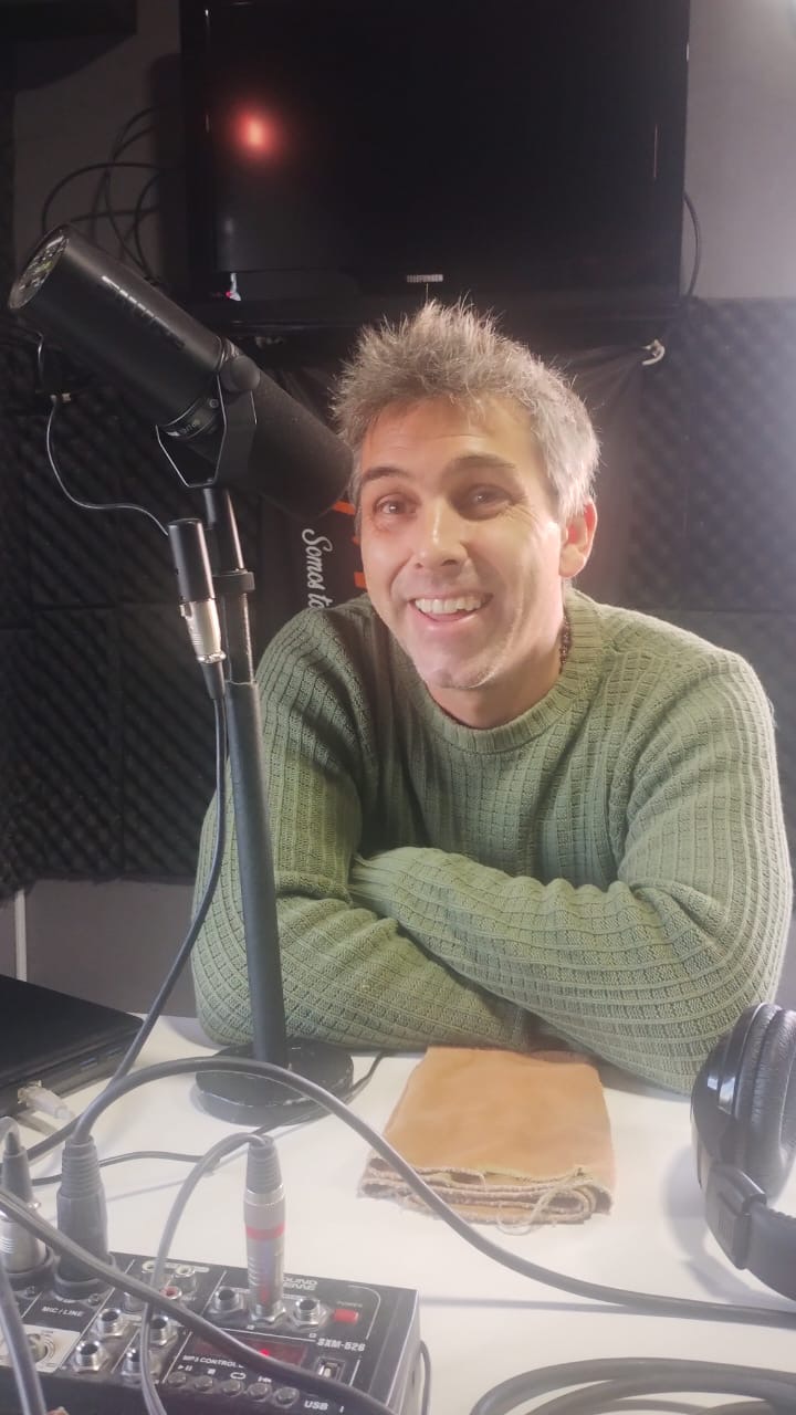 Manuel Guzm&aacute;n habl&oacute; sobre paternidad y acompa&ntilde;amiento a adultos mayores 