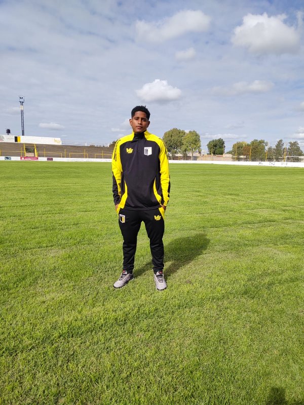 Olimpo suma refuerzos: lleg&oacute; Milton Blanco