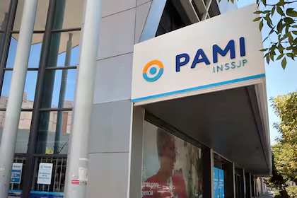 M&eacute;dicos del PAMI inician un paro de 72 horas por recorte salarial