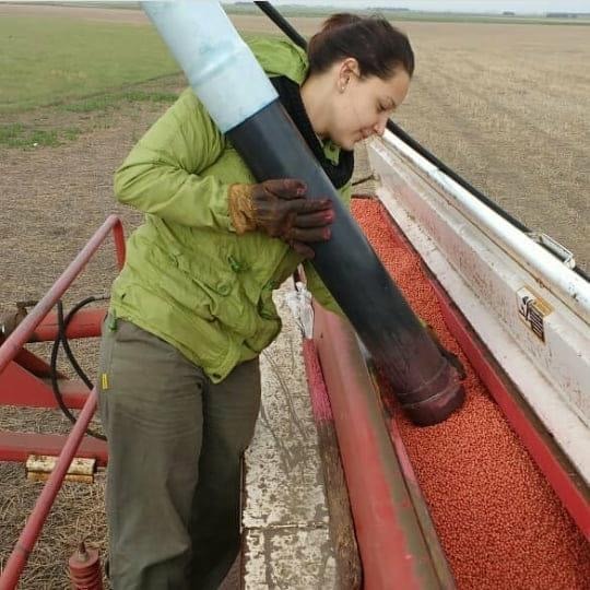 Noelia Fern&aacute;ndez: de la industria metal&uacute;rgica al &eacute;xito de Hi Moli