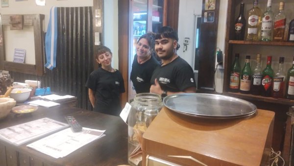 El Nuevo Quilmes ofrece comida casera y ambiente de bodeg&oacute;n