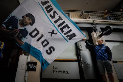Juicio por la muerte de Maradona: Luque volvi&oacute; a declarar y neg&oacute; responsabilidades
