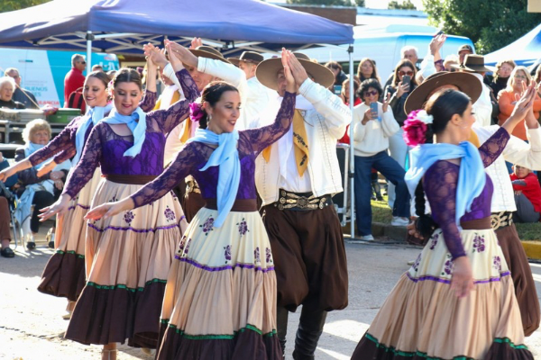 Orense celebró el 25 de Mayo con un emotivo acto y espectáculos