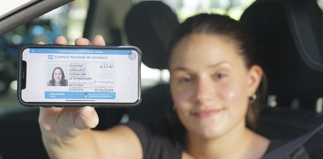 Comenz&oacute; a regir la nueva Licencia de Conducir Digital: todo lo que hay que saber