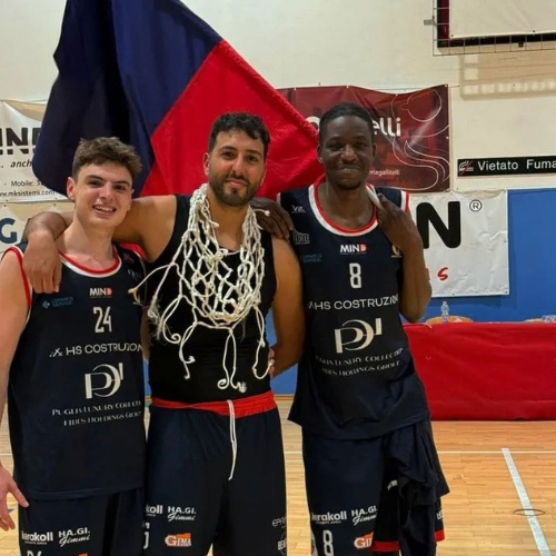 El tresarroyense Tob&iacute;as Sandoval logr&oacute; el ascenso con el Carovigno Basket en Italia