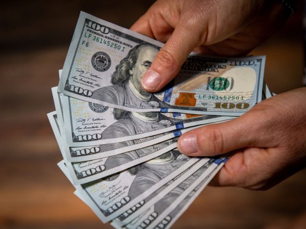 El d&oacute;lar volvi&oacute; a superar los $1.400