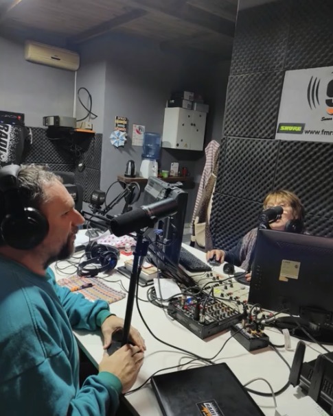 Sebasti&aacute;n &ldquo;Dengue&rdquo; D&rsquo;Atri: la historia detr&aacute;s de FM HIT 99.3 y una vida marcada por la pasi&oacute;n por la radio