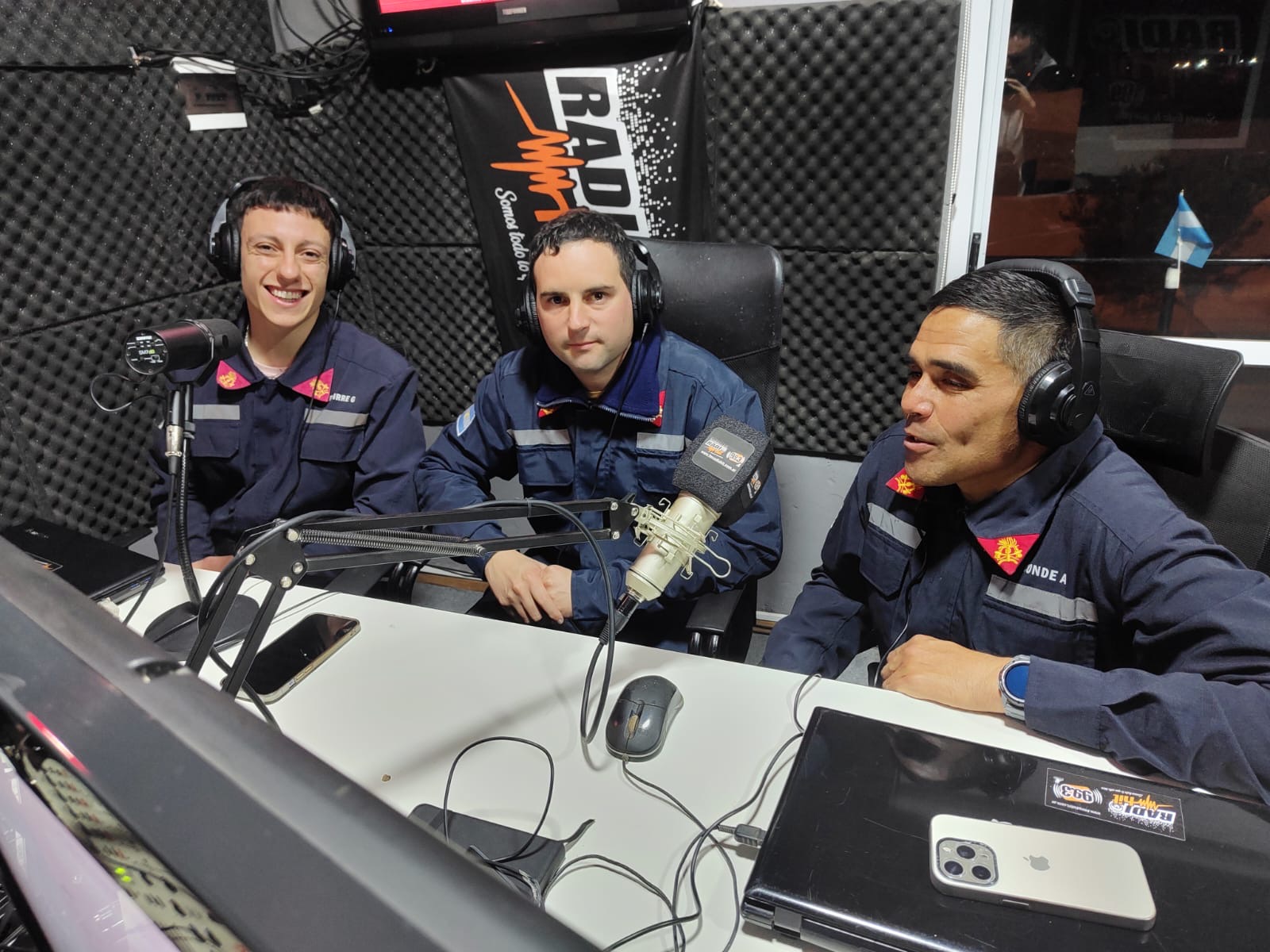 Historias de vocaci&oacute;n y servicio: tres bomberos voluntarios compartieron su experiencia en FM HIT