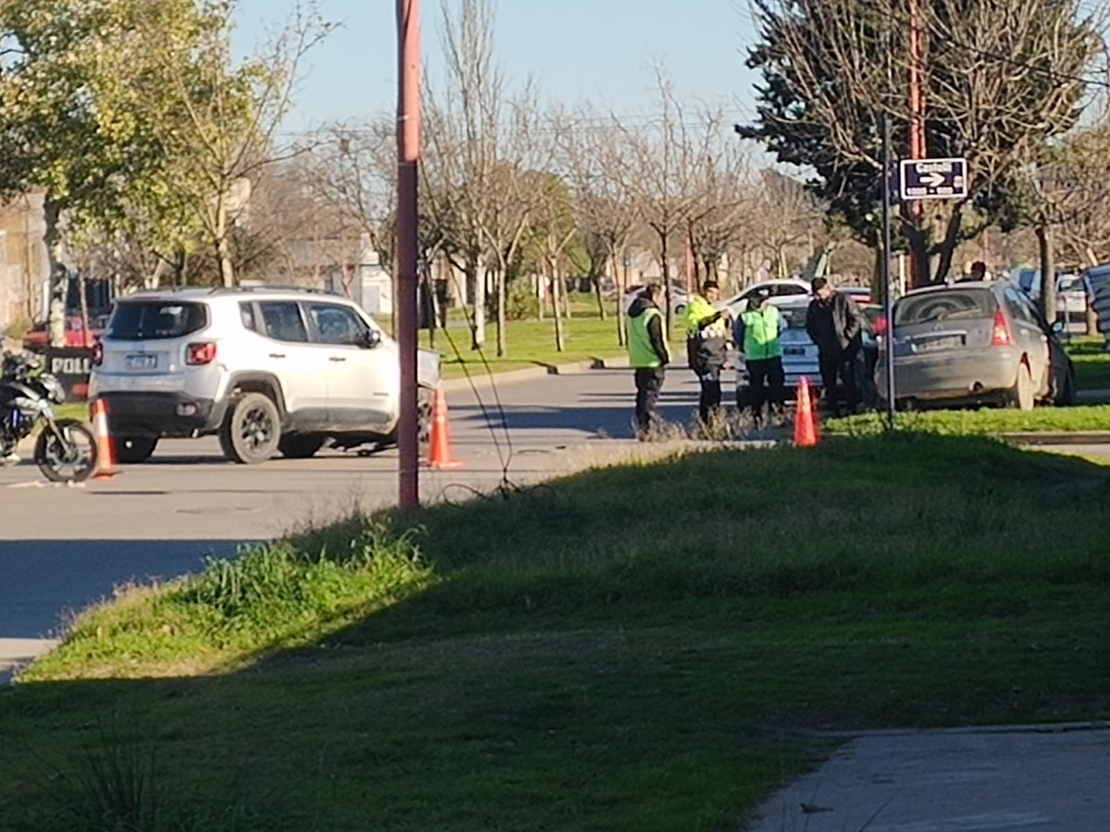 Choque entre dos veh&iacute;culos en Av. Libertad y Castelli