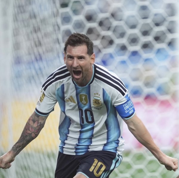 Con doblete de Messi, Argentina le gan&oacute; 2-0 a Austria y se clasific&oacute; a los 16avos de final del Mundial