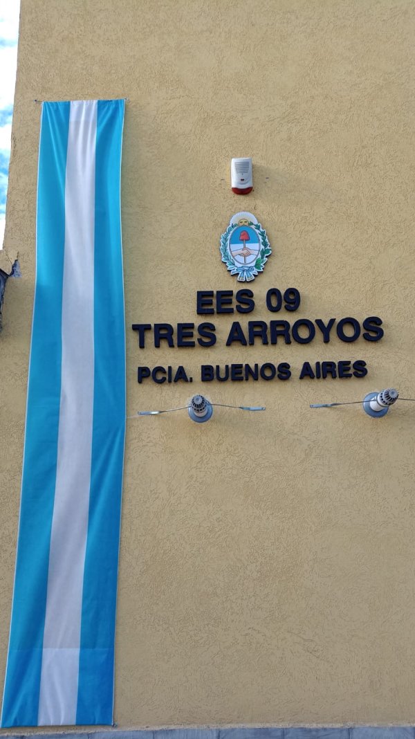 La EES N.&ordm; 9 y una c&aacute;bala mundialista que une a sus alumnos con el periodista Miguel Osovi