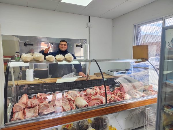 Inaugur&oacute; &ldquo;Joni&rdquo;, una nueva carnicer&iacute;a, fiambrer&iacute;a y minimercado en la ciudad