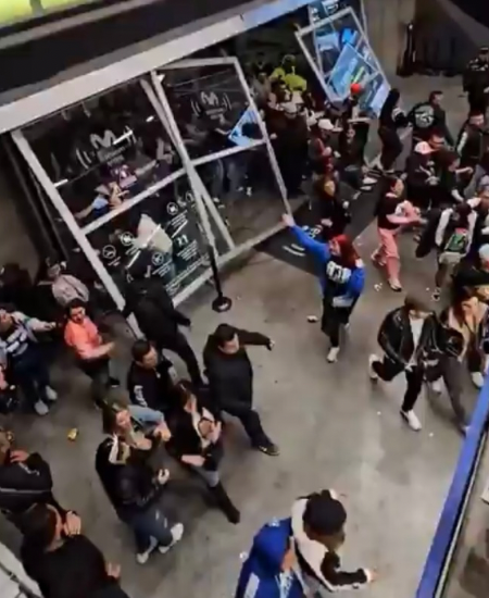 Brutal enfrentamiento entre barras en concierto de Damas Gratis en Bogot&aacute;