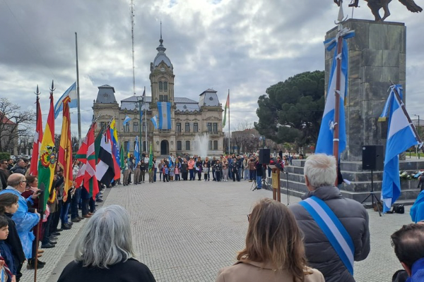 Tres Arroyos homenaje&oacute; al Libertador Jos&eacute; de San Mart&iacute;n