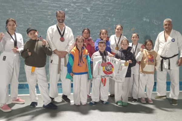 Karate: Dojo Seishin obtuvo 14 medallas en el Shotokan Cup de Temperley
