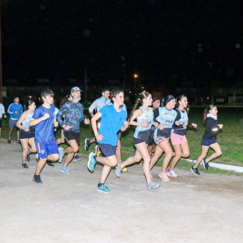 La pista de atletismo del Polideportivo &ldquo;Rub&eacute;n Gonz&aacute;lez&rdquo; cuenta con nueva iluminaci&oacute;n