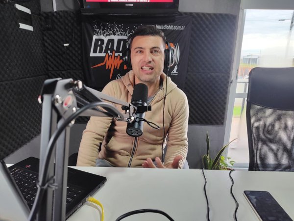 Leandro Strano present&oacute; sus servicios y productos para el hogar en FM HIT