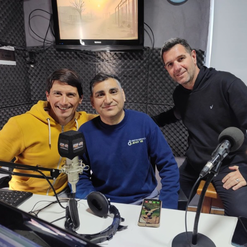  “Perro a Cuadros” pasó por los estudios de FM Hit