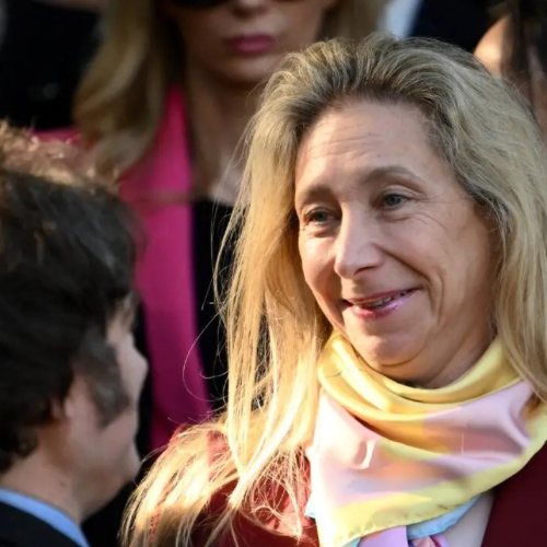 Tras el "bozal" legal de la Justicia a los audios de Karina Milei, as&iacute; lo informaron los medios del mundo