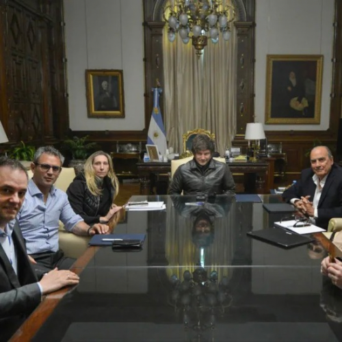 Milei lider&oacute; la nueva Mesa Pol&iacute;tica Nacional: "La libertad avanza o Argentina retrocede"