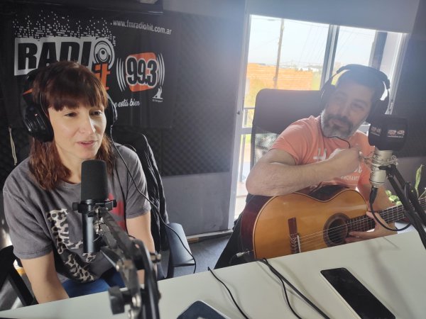 4 de 3 visit&oacute; los estudios de la FM antes de su presentaci&oacute;n en La Estaci&oacute;n