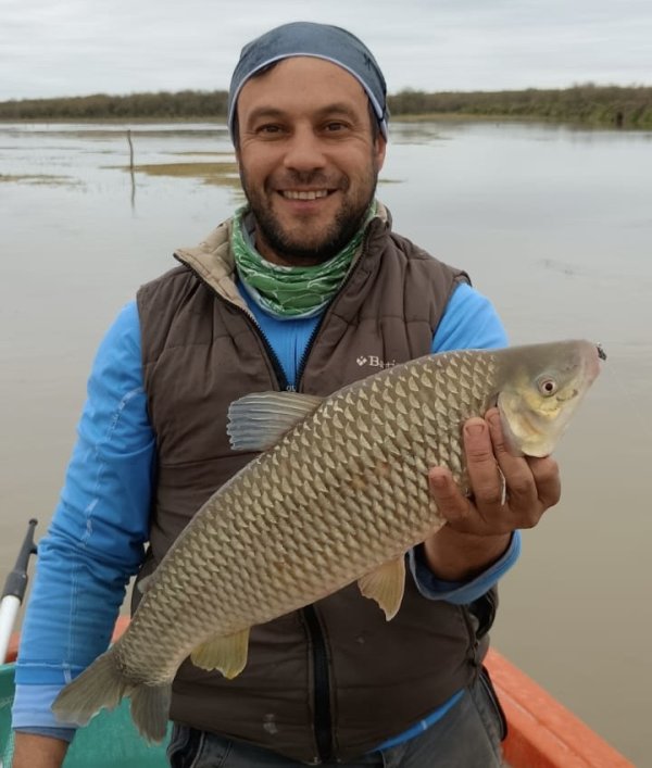Mariano Flores habl&oacute; sobre la pesca al garete del dorado y present&oacute; Villa Tulumba