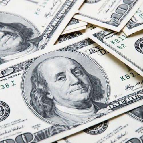 El d&oacute;lar oficial volvi&oacute; a subir y super&oacute; los $1500