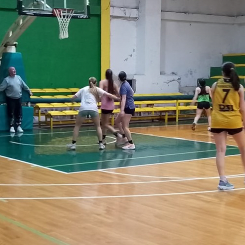 La Selecci&oacute;n Femenina U17 entren&oacute; en Costa Sud con vistas al Provincial