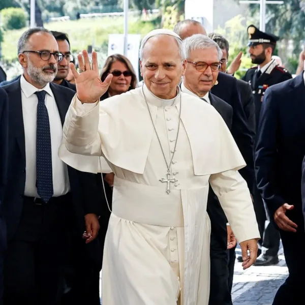 El Vaticano inform&oacute; que el Papa Le&oacute;n XIV tiene c&aacute;ncer de pulm&oacute;n