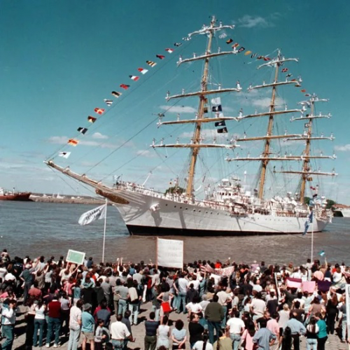 La Fragata Libertad volvió al país tras 170 días de travesía