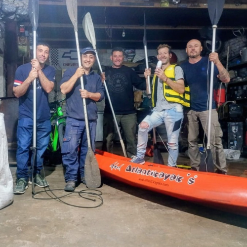 Aventura sobre el agua: amigos de Tres Arroyos rumbo a Claromecó en kayak