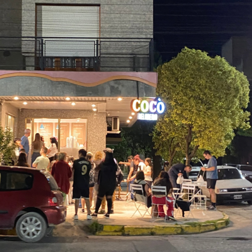 La Noche de las Heladerías llenó de movimiento el centro de la ciudad