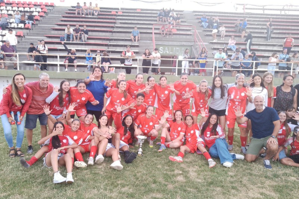 Huracán se consagró campeón del año en el fútbol femenino