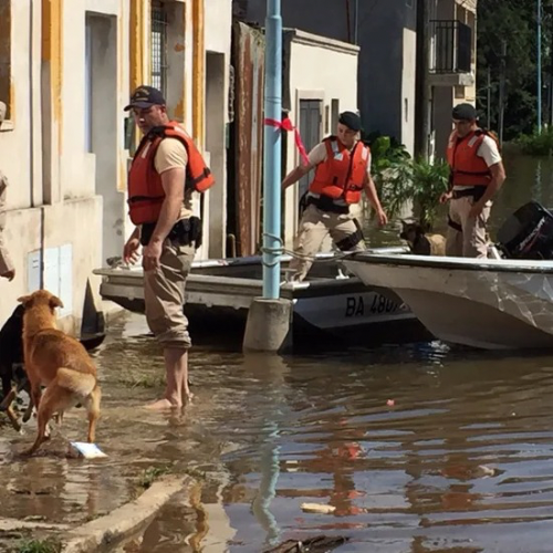 Corrientes: m&aacute;s de 300 evacuados por inundaciones hist&oacute;ricas